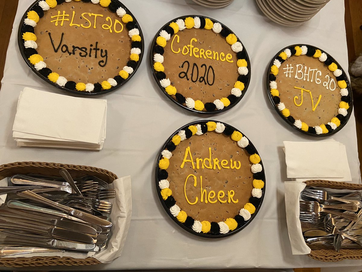TBoltCheer's tweet photo. Fueling up for tomorrow’s conference competition!!! Thank you Gatto’s and Tinley Park Bobcats for our pasta party!!! 💛🖤⚡️🖤💛
#LST20 #BHTG #TFF https://t.co/mWjMcD2A1G