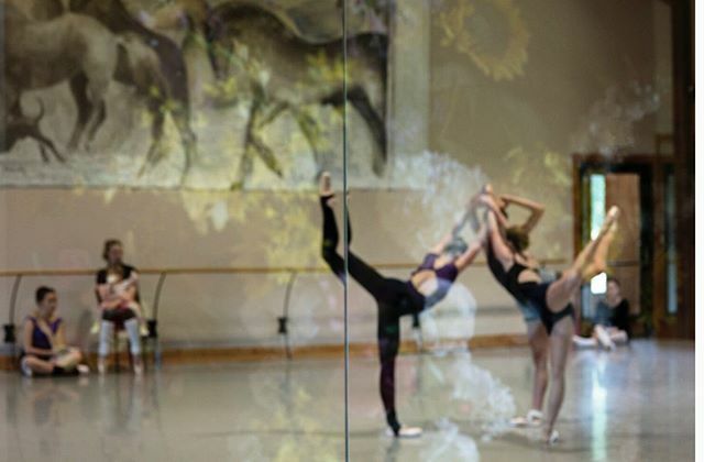 BalletNext's tweet photo. #ballet #balletnext photo @kristinlinneabacke https://t.co/AiZZAvAJzV https://t.co/3SuNaGkPPs