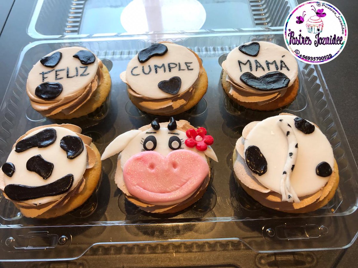 PJozaidee's tweet photo. Hola a todos feliz jueves 😘 les muestro estos lindos cupcakes de vainilla rellenos de manjar cubiertos de buttercream de chocolate y decoraciones en fondant!! Que esperas para darle un lindo detalle a tu persona especial 😍 contáctanos cotiza y reserva al WhatsApp 935700929 https://t.co/8wOLlTPuoE