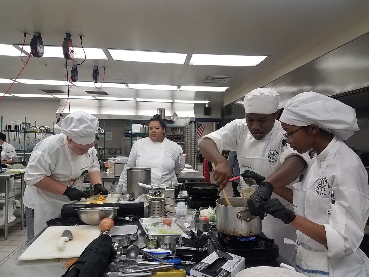 FHP_Culinary's tweet photo. Super proud of Peterson's culinary team at today's FCCLA regional competition. Edged out by Middleburg High School @oneclayschools this year. When using the wrong knife makes the diff between winning and losing #halfpoint. Do Northeast Florida proud, Broncos! See you in Orlando! https://t.co/bXiyYy0gZo