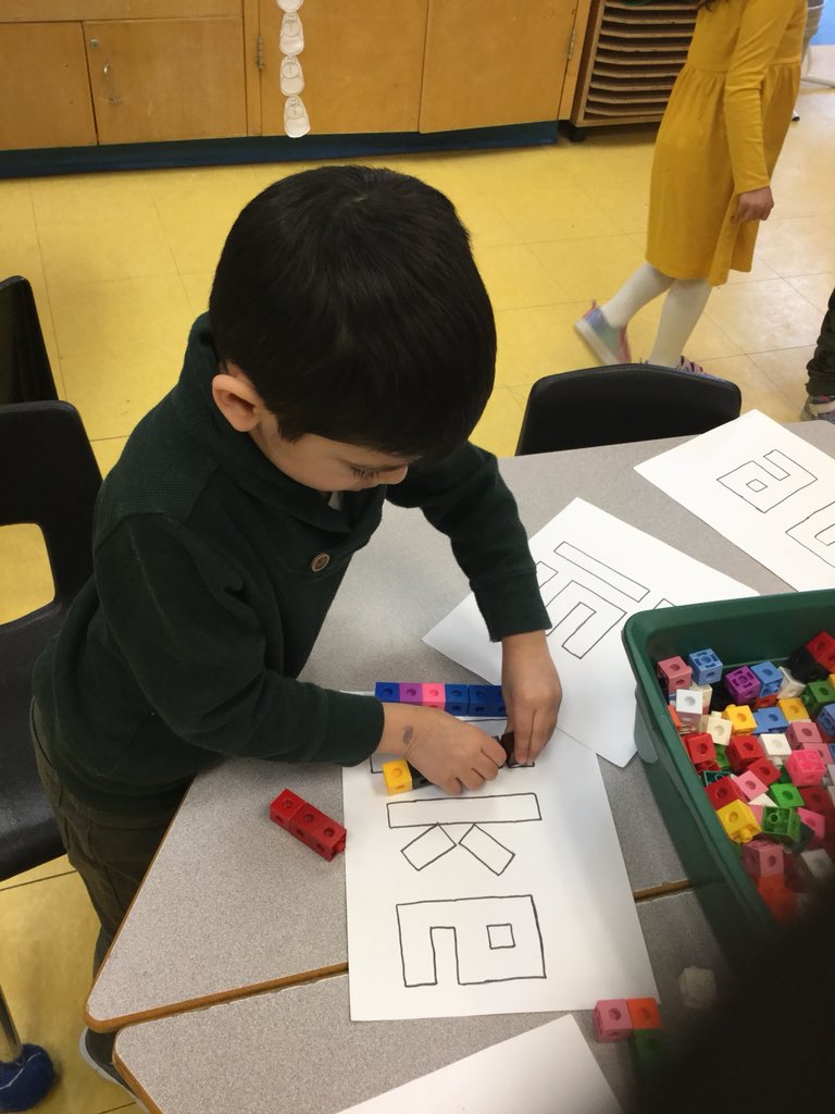 JenniferCadogan's tweet photo. Working on different math and literacy centres. https://t.co/0IC8K9C9pV