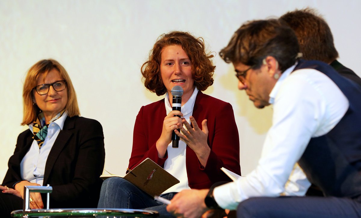 BioenergyIntl's tweet photo. Austria: Passionate, pragmatic & positive day 2 @oebmv #CEBC2020 in Graz. #Bioenergy a key to #forest protection, #ClimateChange mitigation & the #bioeconomy. OBF journalist & meteorologist Andreas Jäger, Karin Enzenhofer, WWF Austria & Fanny Machado Jofre, University Sao Paulo. https://t.co/eh2QvQNkJq