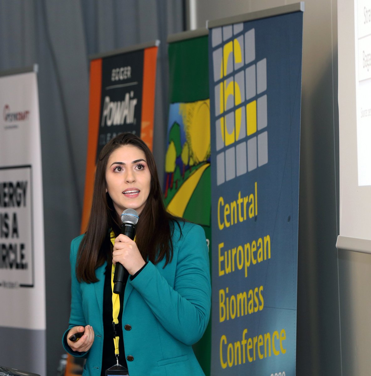 BioenergyIntl's tweet photo. Austria: Passionate, pragmatic & positive day 2 @oebmv #CEBC2020 in Graz. #Bioenergy a key to #forest protection, #ClimateChange mitigation & the #bioeconomy. OBF journalist & meteorologist Andreas Jäger, Karin Enzenhofer, WWF Austria & Fanny Machado Jofre, University Sao Paulo. https://t.co/eh2QvQNkJq