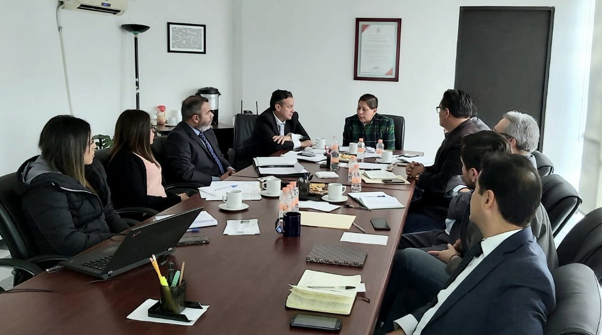 inveacdmx's tweet photo. Esta mañana llevamos a cabo una mesa de trabajo con  @INVEA_mex para la coordinación de acciones conjuntas en favor de las y los ciudadanos. https://t.co/ovuo1imYg4