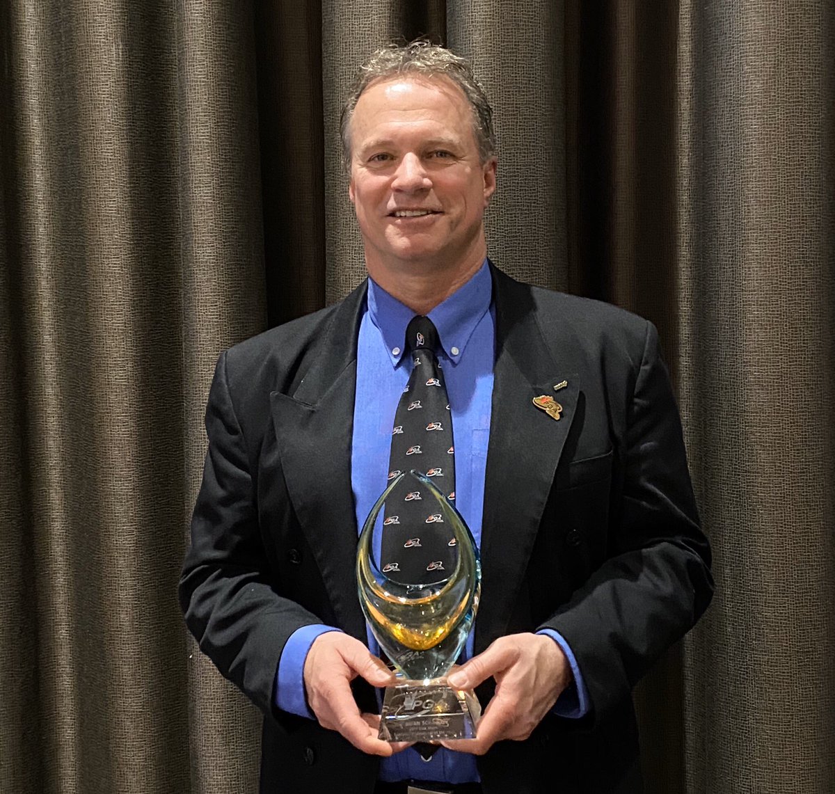 Excited to see <a href="/schaalzygolf1/">Brian Schaal</a> officially receive the Dick Munn Executive Professional of the Year Award this evening at <a href="/pgaofcanada/">PGA of Canada</a> Night in Orlando!