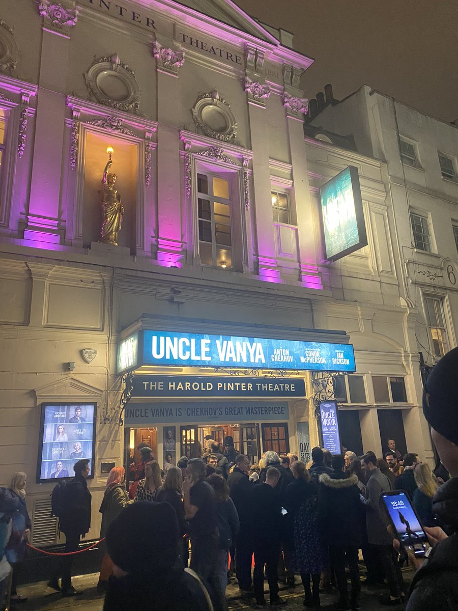 R_mjones's tweet photo. Saying it again... but @unclevanyaplay was absolutely bloody brilliant! @RCArmitage was brilliant and #TobyJones stole the show! If you have the chance you must see it!!! #theatre #WestEnd #RichardArmitage https://t.co/3pvhVxtDBL