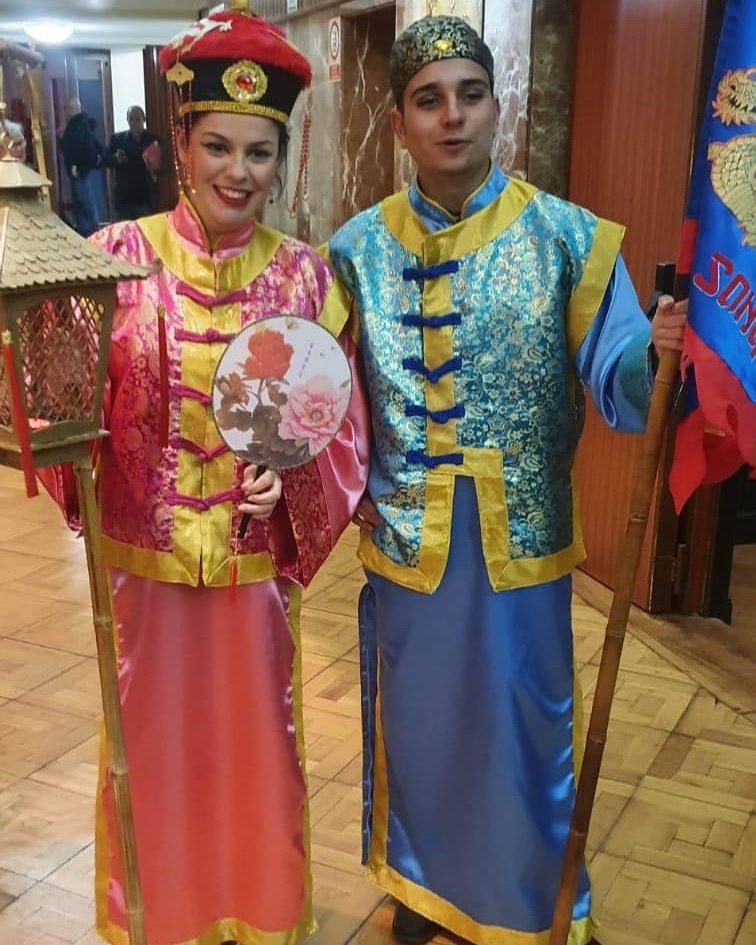 HGonar's tweet photo. La rondalla @UAElCabo lucirá en el @SCenCarnaval 2020 la fantasía “Dinastía Song”, diseño de Antonio Afonso.
¿Te gusta? https://t.co/UdNc4ajMqG