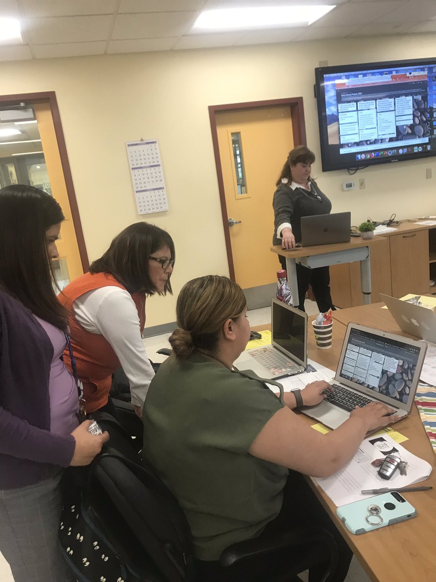 JaimeWCalderon's tweet photo. First and Second grade teams working with Edi Porter on Early Literacy. https://t.co/fkeTgqRn9k