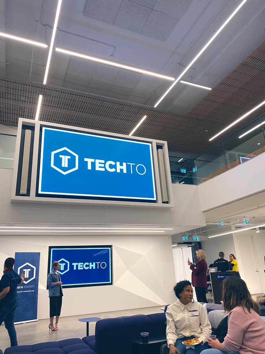 larnold5's tweet photo. Ready for some #RetailTO goodness tonight with @heynattyd happening at the @LoyaltyOne office.
With speakers from @BrailleFashion, The Nielsen Company and more, it’s going to be a goodie. ✨
Cc: @TechTorontoOrg @TalkShopMedia https://t.co/rWjGOswowP