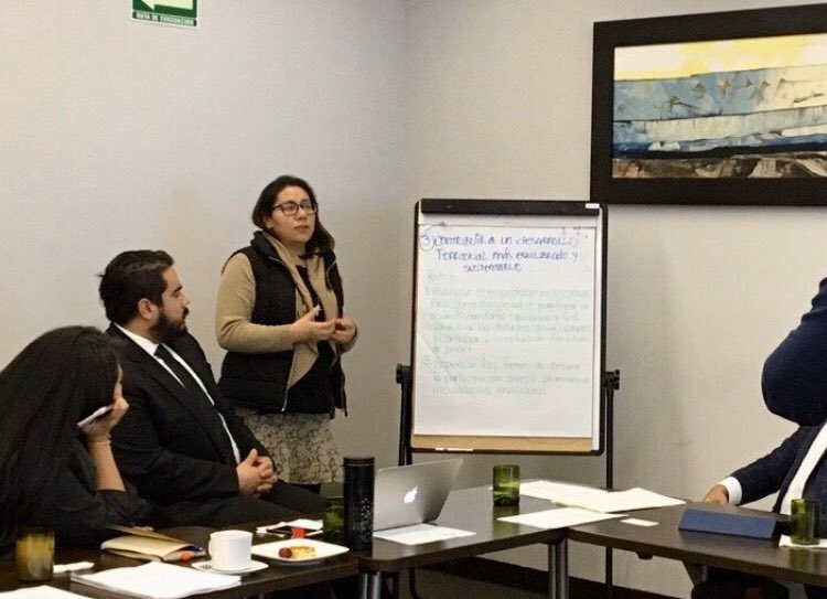 THPMexico's tweet photo. Hoy, en la 1er reunión de 2020 del #ConSOC del @el_BID, tuvimos un interesante diálogo e intercambio sobre su Estrategia País 2019-2024.
Como #OSC, nos entusiasma la apertura y la posibilidad de contribuir a alcanzar un desarrollo territorial equilibrado y sostenible en #México. https://t.co/72mzpmkhTA