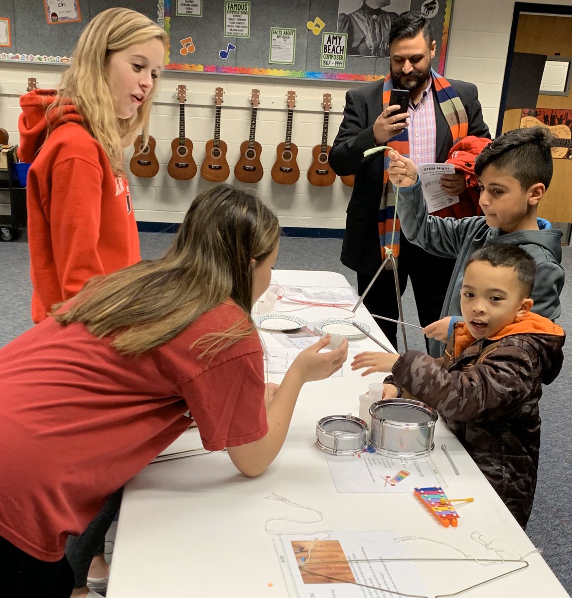 Tolbert_ES's tweet photo. Tolbert STEM Night - Thank Heritage HS for a great night!! So many Tolbert alumni teaching our current students! #TolbertBetterTogether #LCPS19 @Susan_M_Mullen @finn_teri @jadamprincipal https://t.co/st0y8LQ4Cu