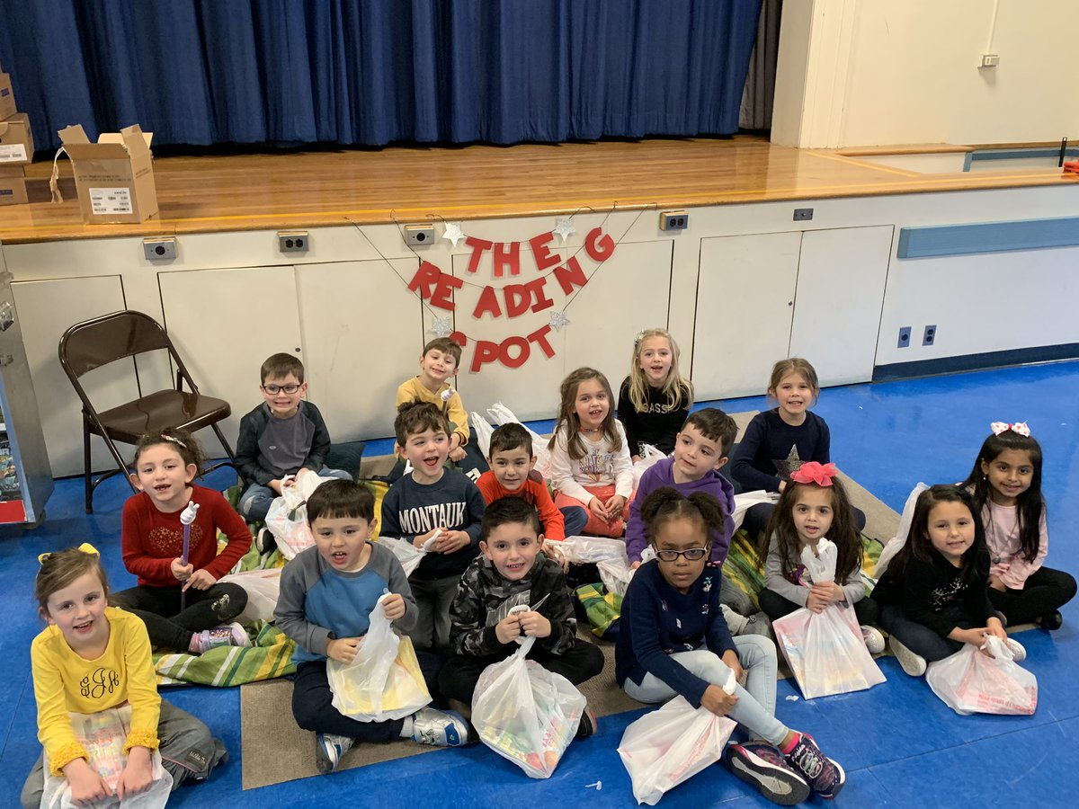 We enjoyed shopping at the Book Fair today! Thank you to the FF PTA and all of the volunteers who helped us find the perfect books.