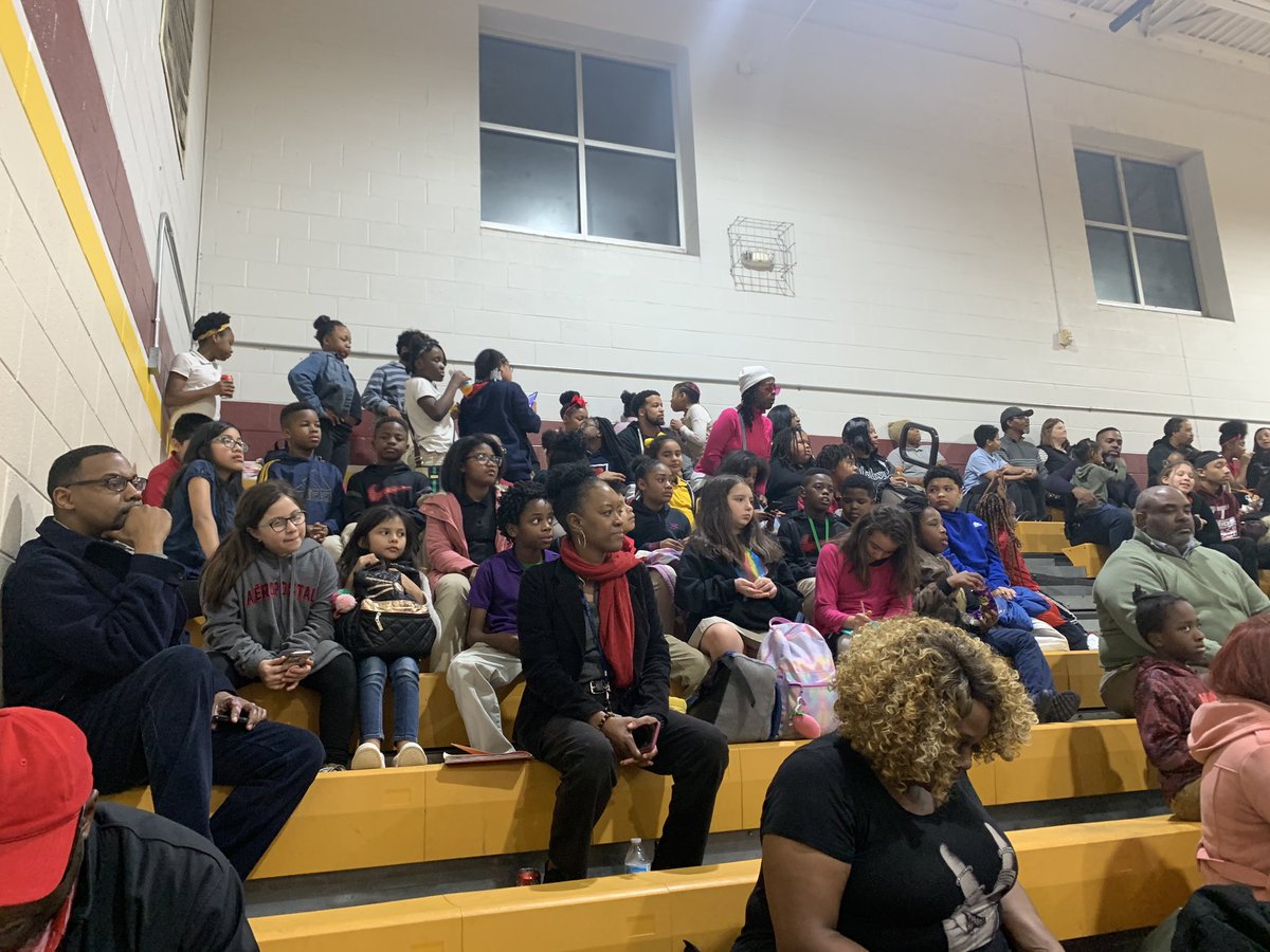 toscarchappelle's tweet photo. Thank you to our United 4 Hope Partners from Schrader Lane Church of Christ for supporting our school families @McKissackMiddle @CommAchieves @MetroSchools @mckissackreads @RenitaPerry2 @ParkAveElemMnps @CockrillES #feedernight https://t.co/LAxtpYHWnU