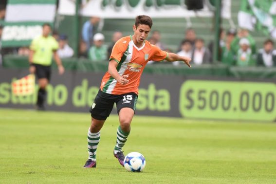 leonelcerrudo's tweet photo. [AHORA] EMANUEL CECCHINI está muy cerca de jugar en #UnionStaFe. 

⚽️ El mediocampista ex #Banfield, Ake pertenece al #MalagaCF hasta junio de 2022, llegaría a préstamo por un año y con opción de compra. Faltan detalles. 

🔜 Su último club fue el Seattle Sounders de la MLS. https://t.co/PUQbz7SCCn