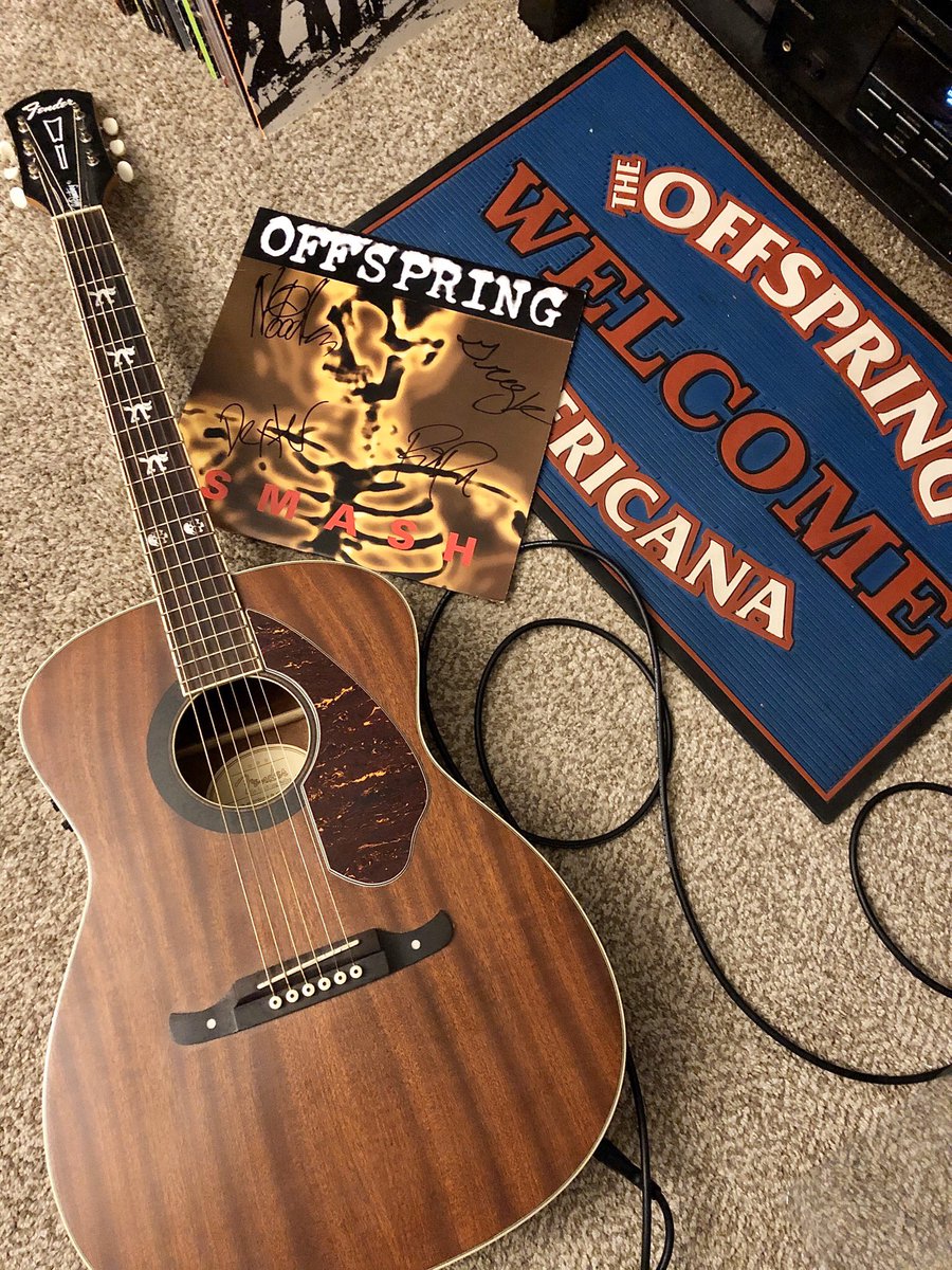 DarrellK13's tweet photo. Playing along to some Smash songs. @offspring @TheGnudz @PeteParada @toddsplanet @JonahNimoy #FenderHellcat https://t.co/tQ2o1H3vid