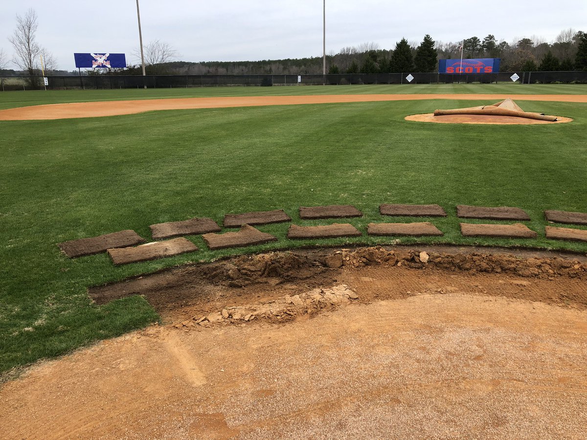 Chad_Hill2311's tweet photo. Just a little field prep to the 2019 Region IV Field of the Year #McCoyField #GoScots🏴 https://t.co/pUXv3We4G3