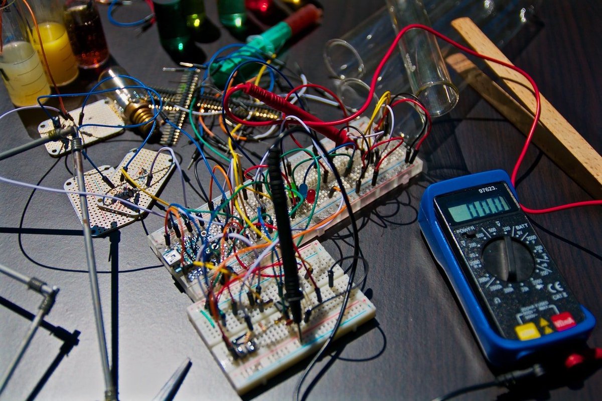 CBR_IN's tweet photo. Know a business delivering science, technology, engineering and maths (STEM) to young Australians? ⚗️ The Maker Projects: Community STEM Engagement grants are now open for applications! Find out more: https://t.co/3Fq0ojrO4A #STEM #STEMEducation #MakersProject https://t.co/bQ6qN5LK0C