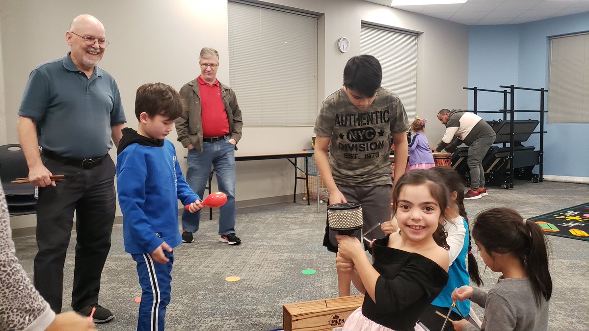 Open House and First grade Reading Restaurant tonight <a href="/CreechElem/">Creech Comets</a>!! Excited to see all our Creech families!