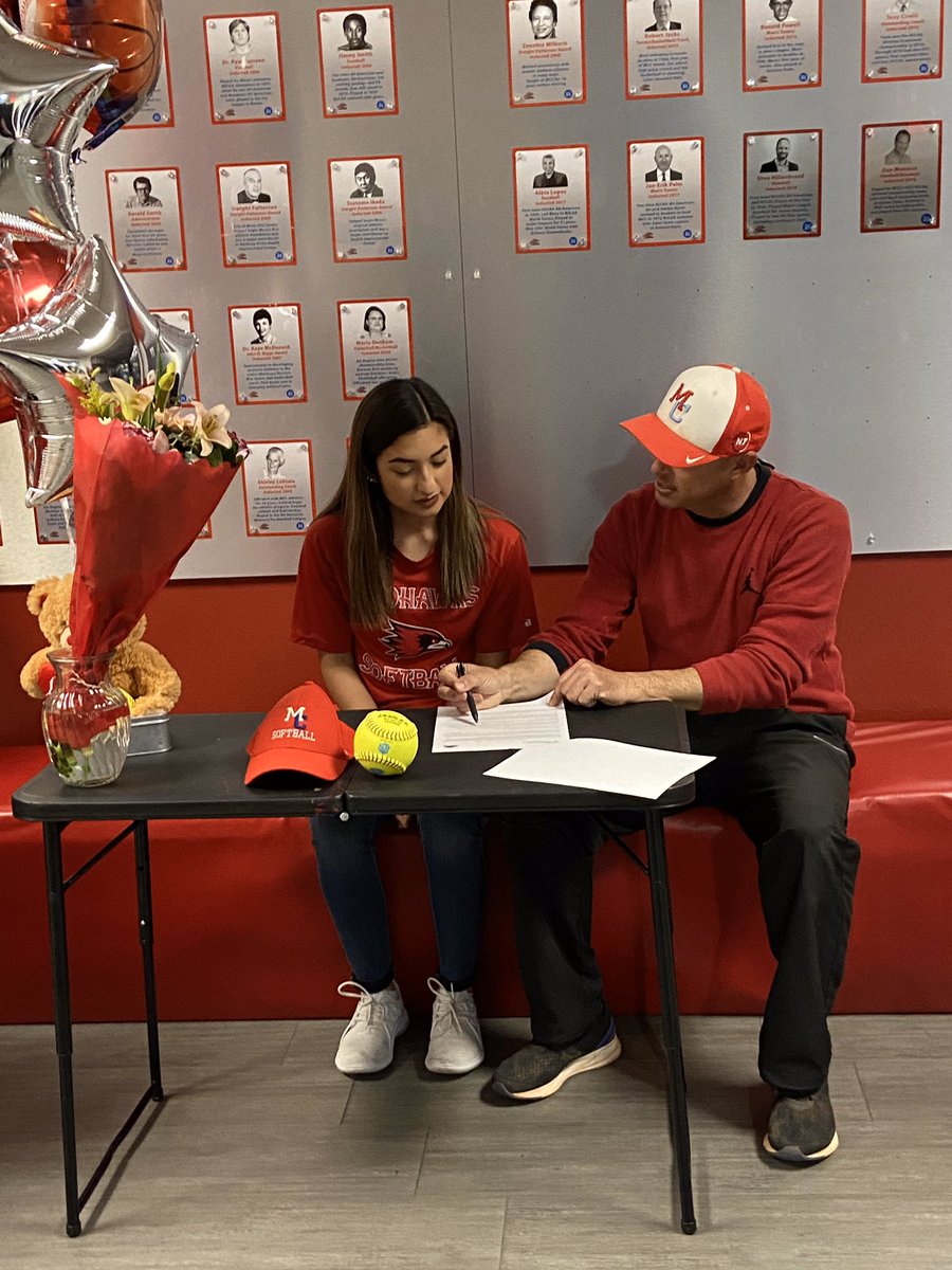 mesahighsoftbal's tweet photo. BIG BIG congrats to @fridda_salas on signing her national letter of intent last night to continue her softball and school at MCC on a full ride. We couldn’t be more proud! #CarryOn 🥎 #MesaHighSoftball https://t.co/RIJVoU4l8Y