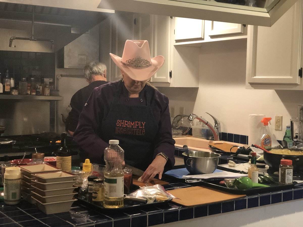 HendoLife's tweet image. @HendoLife is at the Wine Sage &amp;amp; Gourmet in #Hendersonvillenc with the #DiningDiva. Tomorrow’s plan? Wine and Girl Scout cookies tasting! #hendolife #828isgreat