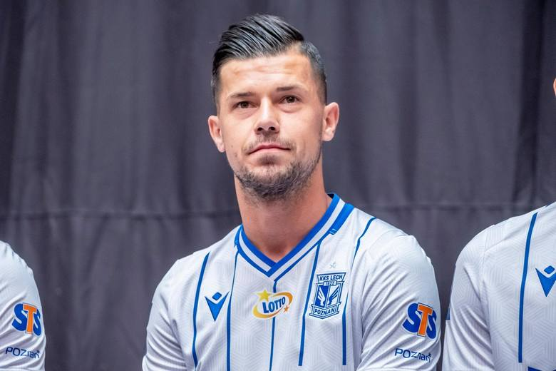 Maciej_Kuska's tweet photo. 192 mecze-37G,43A w @LechPoznan
5,5 roku w jednym klubie.Zbyt za późno zrobiony transfer do @fcrk . W Poznaniu zawsze będziesz miał po co wracać.Darko Jevtić! Mógł dużo więcej ale dla mnie TOP 10 obcokrajowców w @_Ekstraklasa_ Dzięki brate!⚽️ #jevtic #maestro #DJ10 #wasduwillsch https://t.co/aCI2O1U3Uo