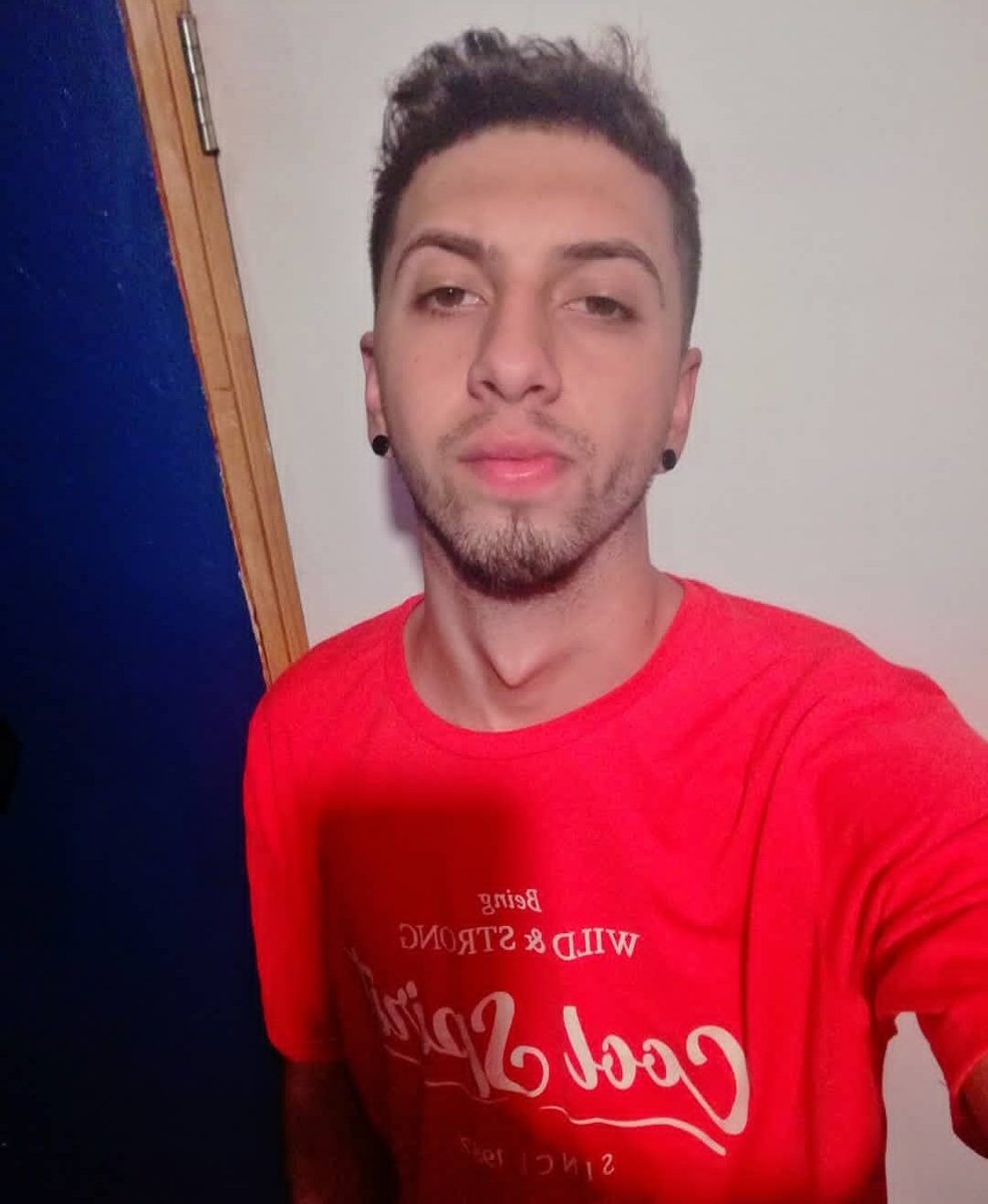 Jeantonio9's tweet photo. Uffff flaitecito delgado con un enorme paquete 🥵🥵🤤❤ https://t.co/vlz2LFH2Cp
