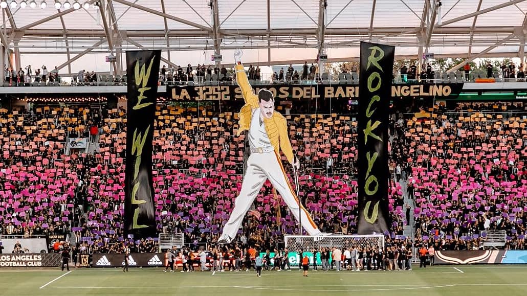 LAFC3252's tweet photo. Thanks again to the @ISCSupporters
for awarding us the 2019 tifo of the year. 

For some it's a fun prematch display, for others it meant much more:
https://t.co/UUb5riSXS4

#ShoulderToShoulder
#The3252
#LAFC https://t.co/zspIj1uaku
