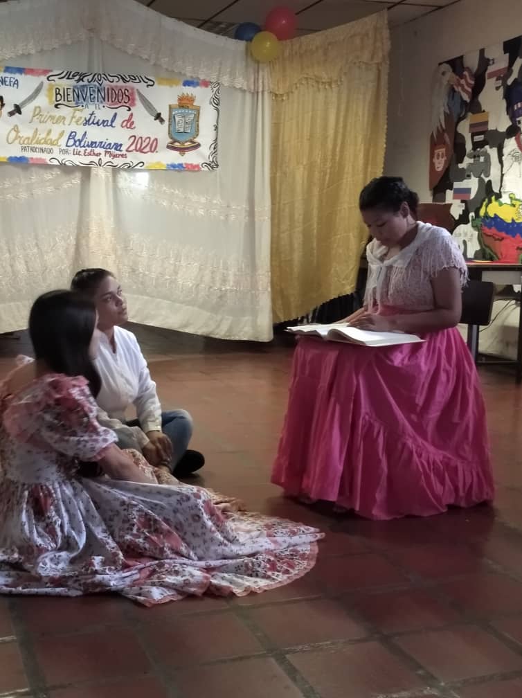 Nucleo_Lara's tweet photo. Estudiantes del 3 semestre de enfermería del #NúcleoLara realizan cierre de la asignatura cátedra bolivariana con escenificación sobre la vida, obra y muerte del padre de la patria Simón Bolívar @unefa_ve @angiolillofp @Educacion_MPPD @unefa_vrro @elraye167 https://t.co/5lfUkEvWII