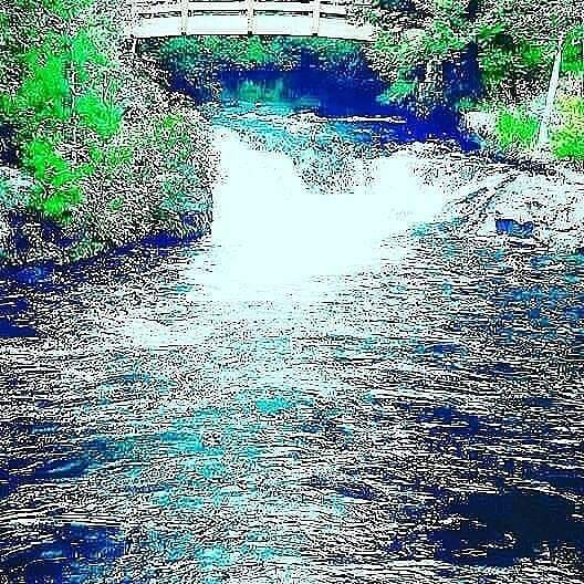 RFootsteps's tweet image. Veteran Falls - part of the 14 Waterfalls in the Waterfall Tour in Marinette, WI - check it out - link to Blog in Bio#marinette #waterfalls #autumncolors #naturelover #autumnweather ift.tt/3awDtEq