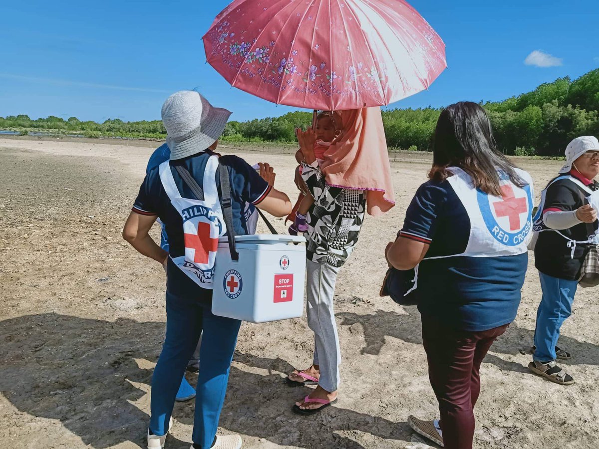 francenoguera's tweet photo. Philippine Red Cross did it again! 👏

@philredcross Zamboanga City Chapter has vaccinated 16,944 kids under 5 vs #polio from 20-23 Jan 2020, surpassing their 15,000 target. Thanks to the hardworking &amp; efficient volunteers &amp; staff! Great job! ❤👏👏👏

📷 PRC Zamboanga City https://t.co/XQRv1Us7BV