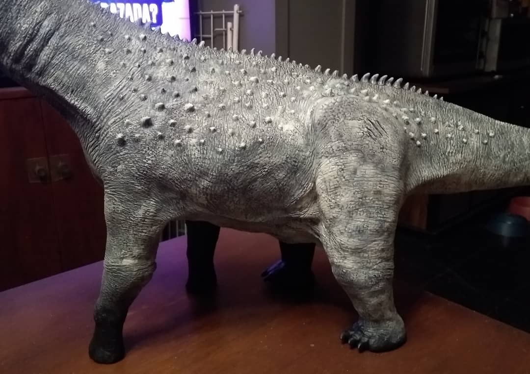 dinoesculturas's tweet photo. #Argentinosaurus - Imprimación (sin foto), pintura base negra y pincel seco con gris claro / Primer (no photo), black base coat and light grey drybrush https://t.co/2sOgVNucXS