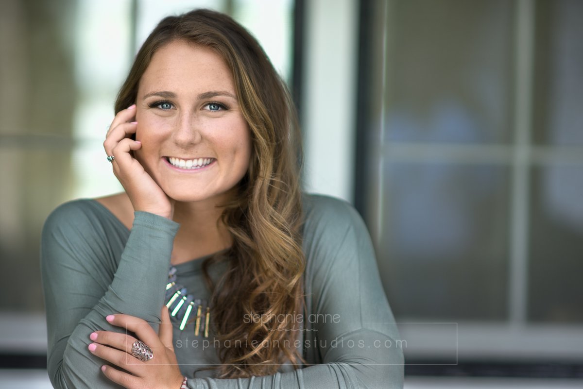 StephAnneHoward's tweet photo. Do u want to pull out ur images 20 years from now and find them looking outdated because a certain editing style was trendy? At Stephanie Anne Studios we edit with that in mind - keeping your images color accurate with a clean exposure keeping them timeless @elevecosmetics https://t.co/EKXr1rGwb3