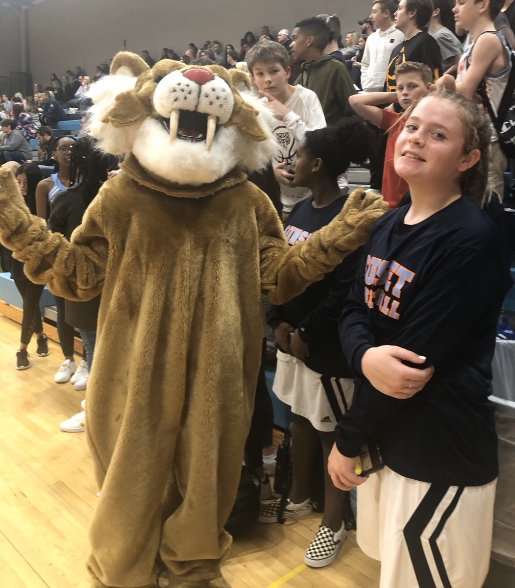 wcsSMSamym1's tweet photo. 🌅Here are your varsity Saber basketball teams! 🏀💙🧡
🔸🔷@wcsSMS 🔷🔸 @WCSedu https://t.co/BwzFGEztoD