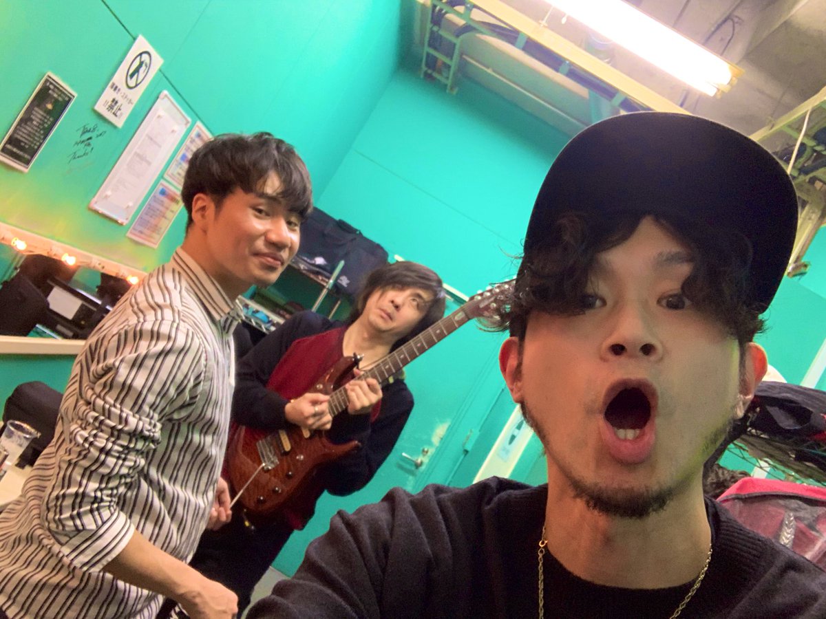 jamzoxxx's tweet photo. 1.23浅草gold soundsありがとうございました！

1.ボイスパーカッションソロ（mozart）
2. BEER SURF
3.valley of the sylph
4.戦場のメリークリスマス（カバー）
5.integration
6.ロマンシングサガ バトルメドレー（カバー） https://t.co/5KhyZqaZSQ