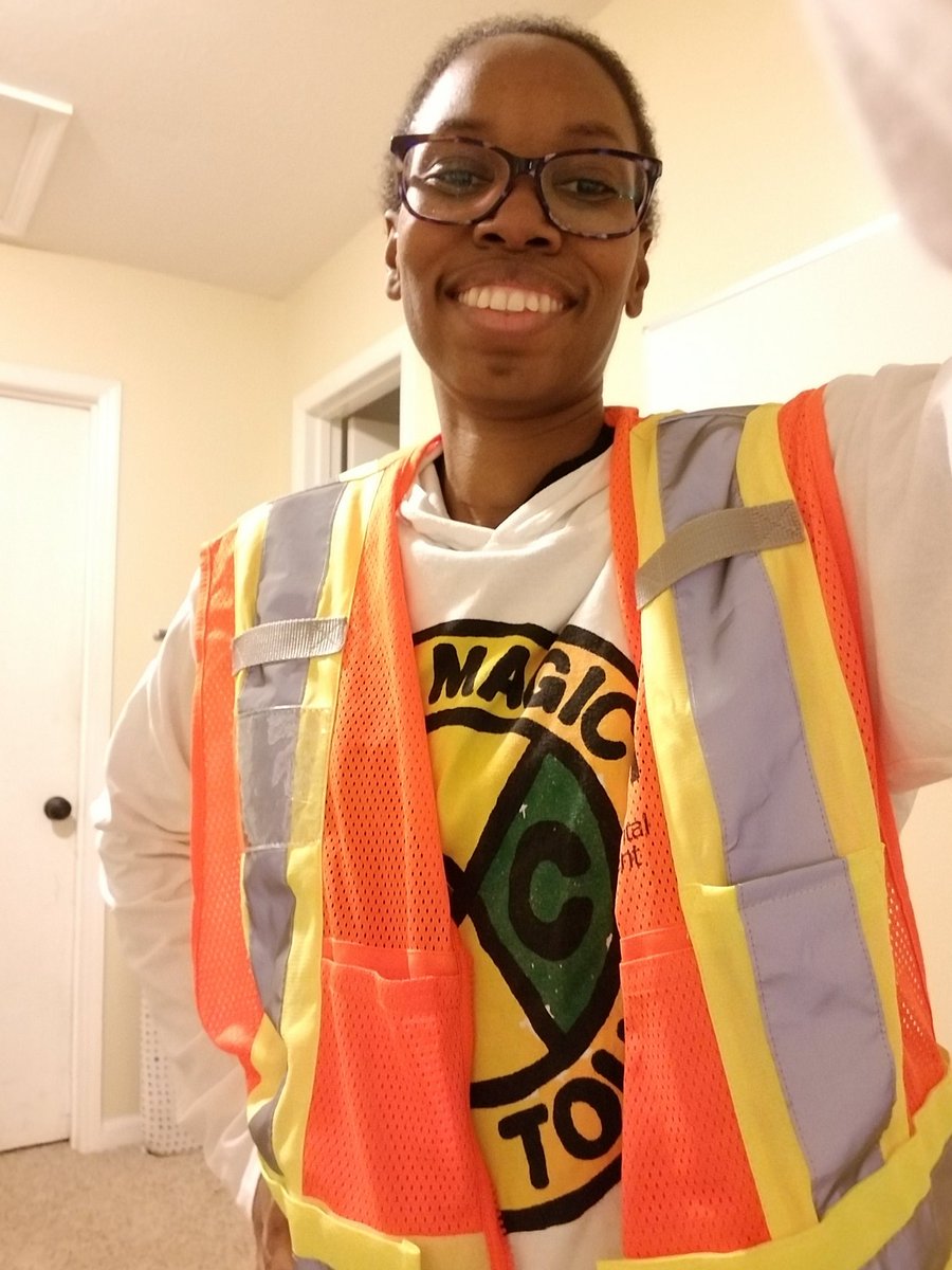 NOTnialong's tweet photo. Had a field trip for work today
Had to make sure I was #SEENT accordingly in my #24kmagictour #crosscolours 
#safetyfirst  #arrivealive 
Look @BrunoMars I bring you to work with me 😉 https://t.co/evymvT7kDu