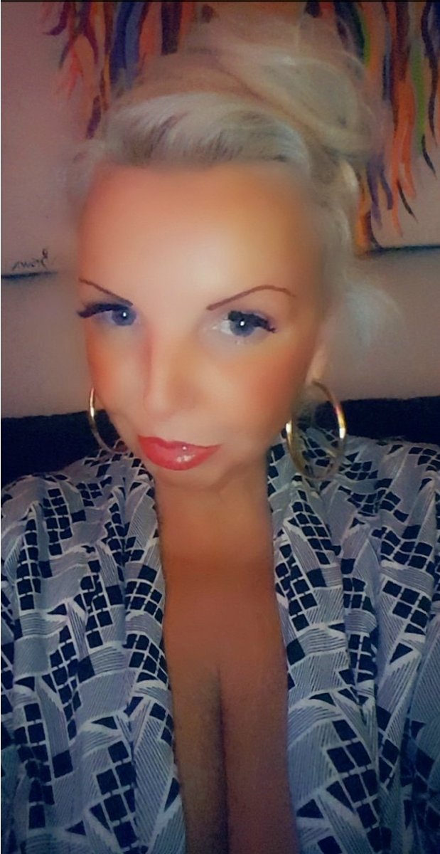 DebbieA_P's tweet photo. Lifes good 👌👌 But need some sun 🌞🌞🌞 can i retire yet🙈😁 https://t.co/dxlvXtlgig