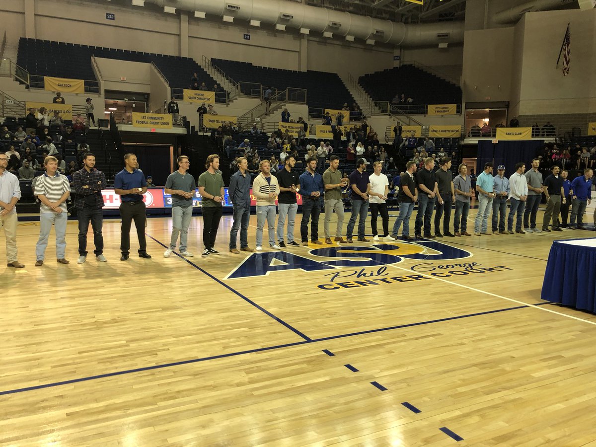 RachelTurnockTV's tweet photo. Some new bling for Angelo State Baseball! 2019 Lone Star Conference and South Central Regional Champs. 
46-12 and 22-2 in the LSC last year. https://t.co/gUpmM8UGXq