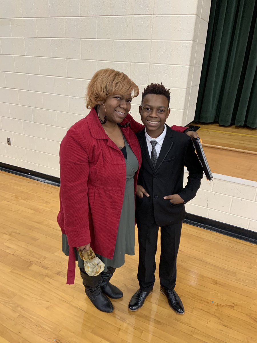 RMSNobility's tweet photo. Today we celebrated our HON Scholars on their academic, climate/culture, attendance and citizenship accomplishments! I am extremely proud of each and every one of them! @creseda_hawk @RMS_Wildcats @RMS_CAP @GORMSWILDCATS @jones_mjRMS @TheKaonisT https://t.co/Z6dOsqlhtP