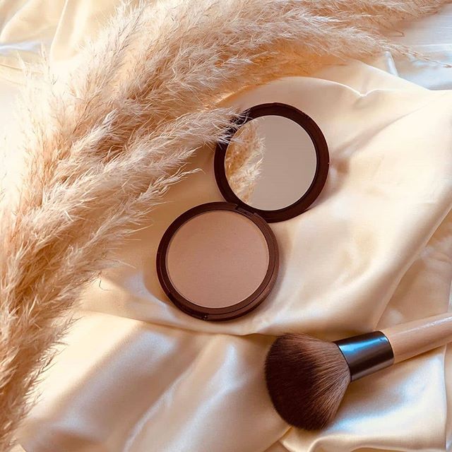 Stay flawless with our Mineral Setting Powder — powered by oil-absorbing Kaolin Clay to stop oil in its tracks, giving you a perfectly matte veil over your makeup. #vegan #talcfree 📷 @vanessamartinez77

📸 instagram.com/p/B7ryq2RnmnV/ via tweet.photo
