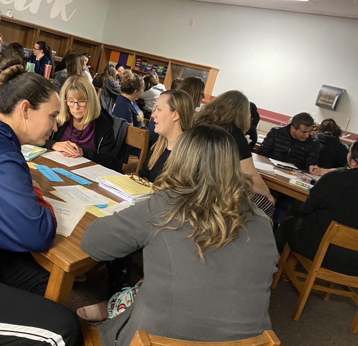 tuckerlct's tweet photo. Teachers @EversParkElem hard at work learning how to offer and receive feedback in their #collaborativepairs. The work happening here blows me away!! #engagedteachers #AFL https://t.co/zCq1WQf0yA