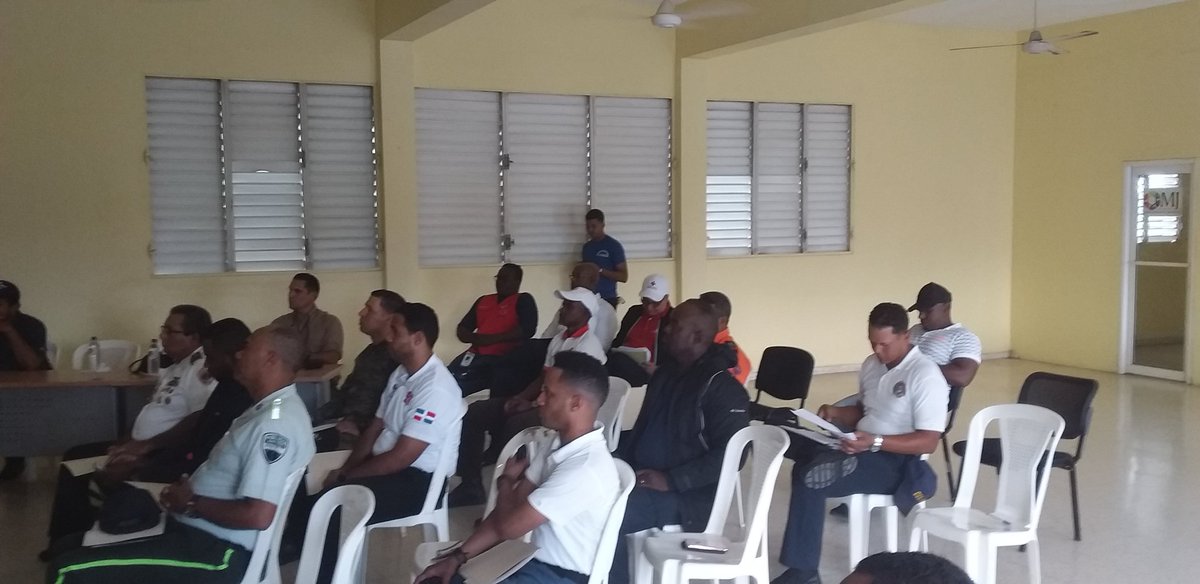 crdbavaro's tweet photo. Hiuey - 23 de enero reunión del COE provincial de la Altagracia en el Palacio de la Gobernación donde se discutió el plan del #CarnavalPuntaCana2020, estando presentes por #cruzrojadominicana el Presidente Provincial y otros miembros de Verón Punta Cana e Higüey.  #ifrc @COE_RD https://t.co/gs7bt7YIcW