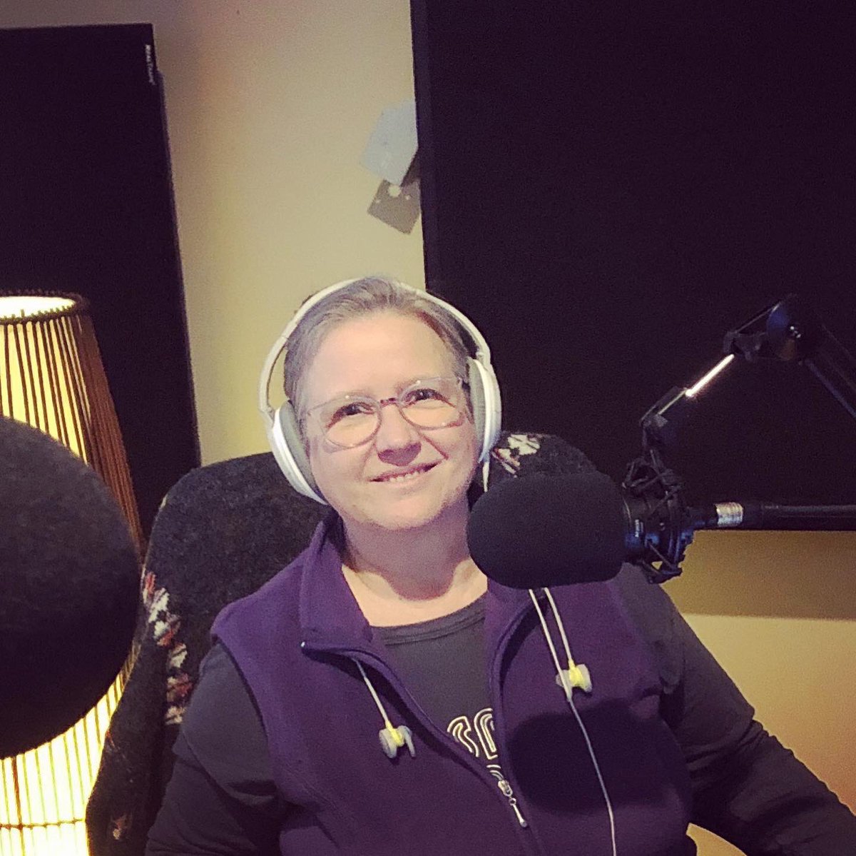 TheGreenDivas's tweet photo. Great to be behind the mic again! New season, new studio, new format ... stay tuned! #podcast #podcastproduction #recordingstudio @GdPonderrosa https://t.co/KILdynGX5g