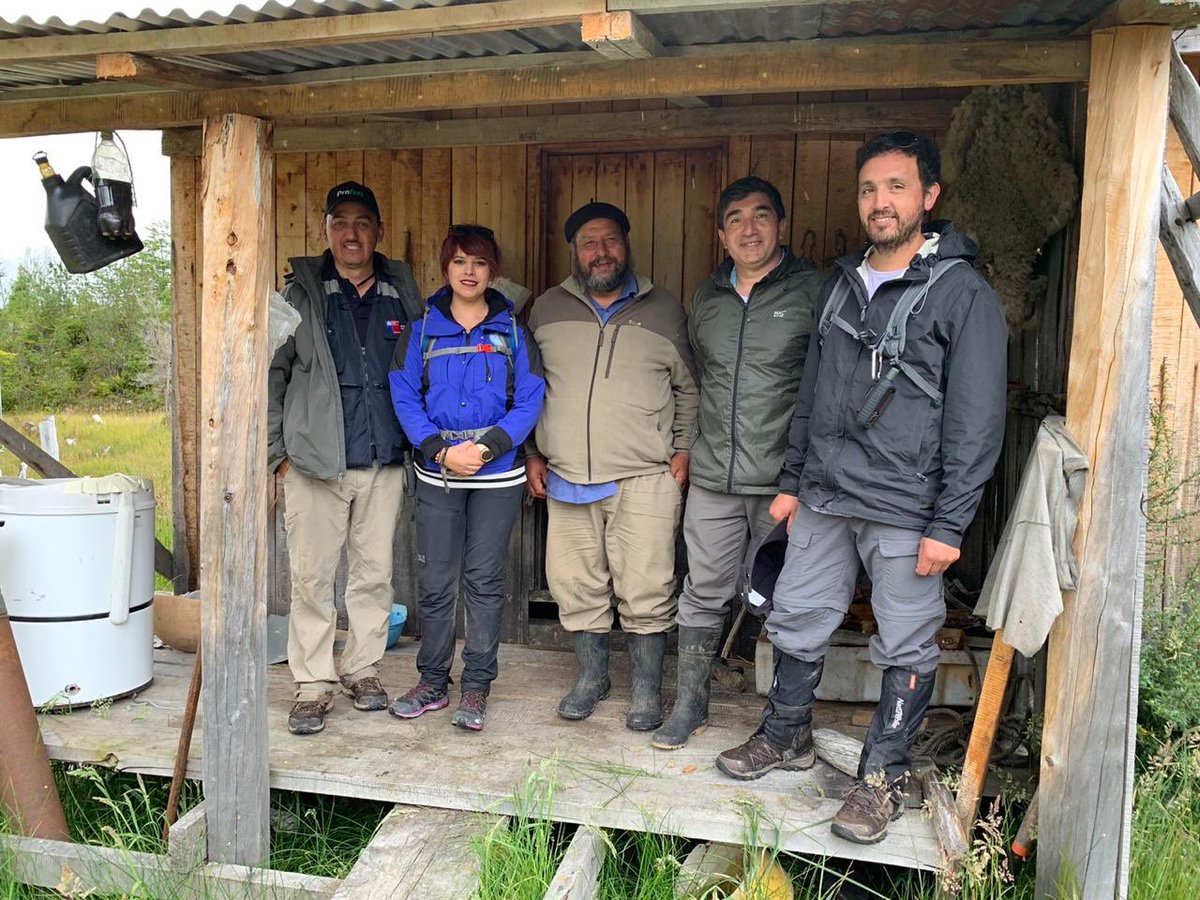 DPPCapitanPrat's tweet photo. El Pdte @sebastianpinera nos mandata realizar un trabajo efectivo y en terreno,x lo q Gobernador @gmarquezcadagan junto a, @AysenBBNN, @goreaysen y @ConafAysen llegaron a sector #Steffen #RioHumules para conocer, tras difícil acceso,la realidad q viven día a día nuestros vecinos https://t.co/3GS1maSDRR