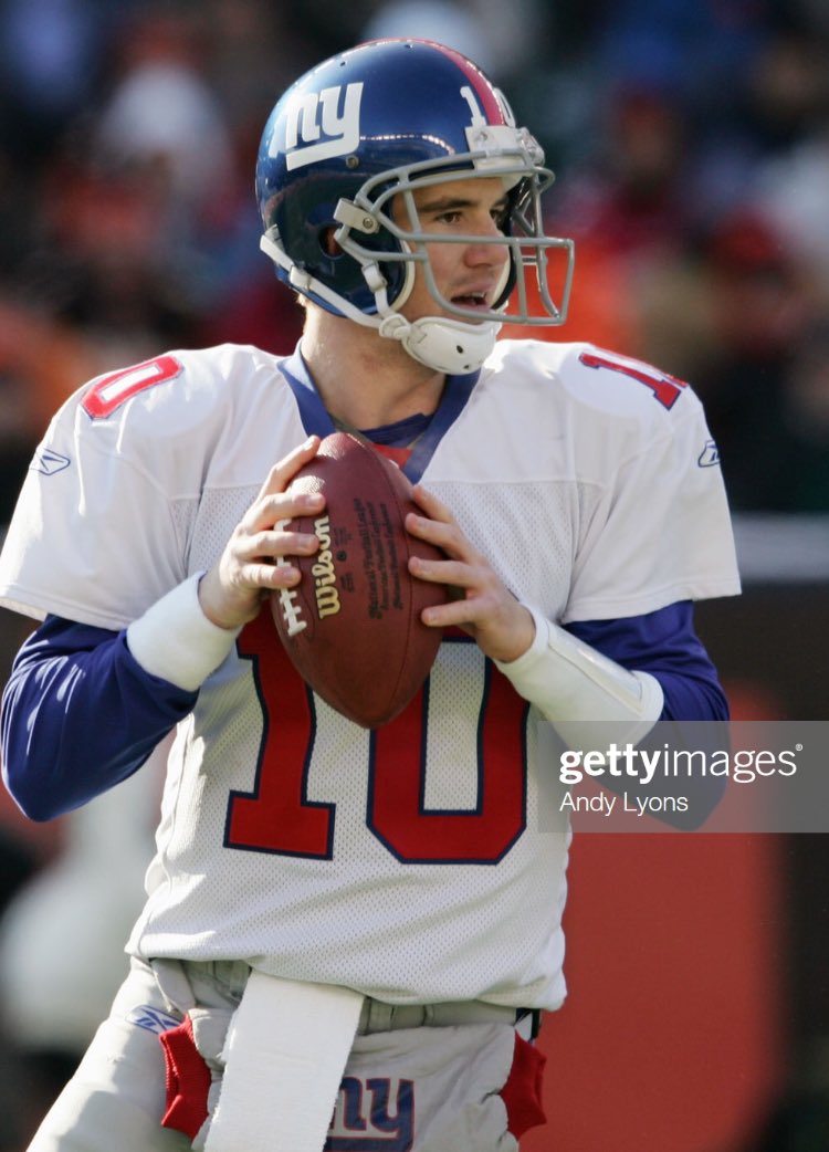 Helmet Stalker on X: Former Giants QB Eli Manning has announced his  retirement from the NFL. Manning entered the NFL using a Schutt Air  Advantage with a titanium ROPO-SW facemask and a
