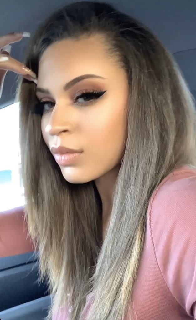 dabuttlover69's tweet photo. Flawless #flawless #prettygirl #grownasswoman #calibabe #brownsugarbae #lightskinnedbae #ebonybeauty #onfleek #hot #bae #sexyAF #Faptothis #thickhips #thiccwins #delicious #lips #sexyeyes https://t.co/ReiAFkkH6C
