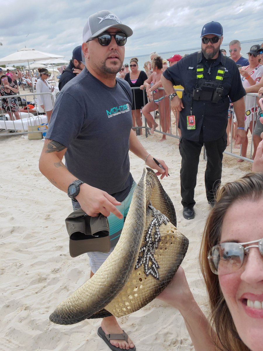 MichelleDadich's tweet photo. #CrashMyPlaya https://t.co/NOlbuMwQ9C