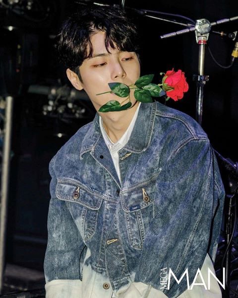 TheRosePhil's tweet photo. [IG]
200124

#MegaManMagazine Instagram Update with #TheRose🌹

@megaman_magazine:
In this MEGA Man exclusive, we sit down with Dojoon, Hajoon, Jaehyeong, and Woosung of The Rose (@official_therose), navigating their rise to prominence and how their fans.+++ https://t.co/aNzHFNvlHM