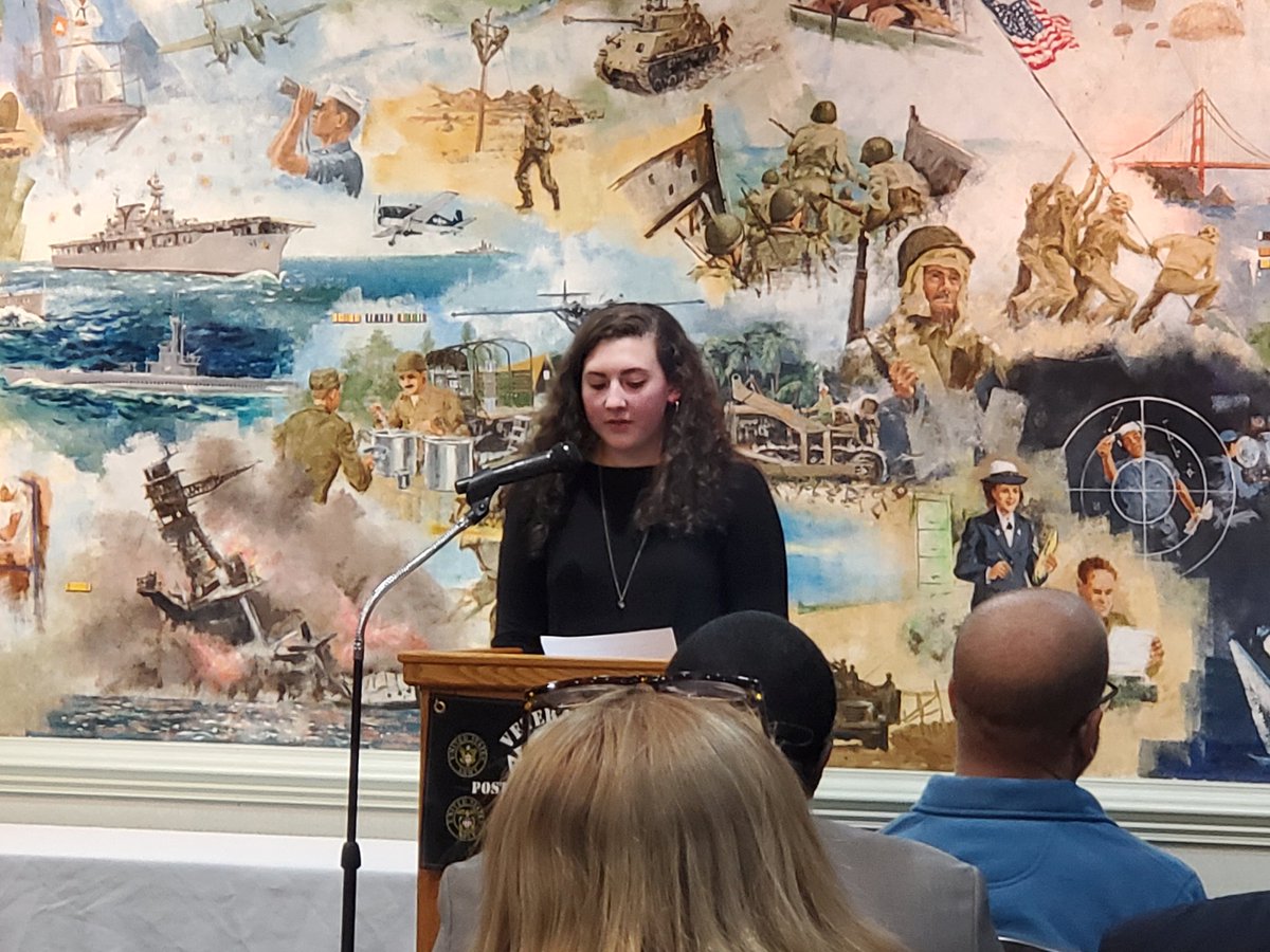 Congratulations to Hanover's Alyssa Dickerson (1st), Brett Ratchford (2nd), and Charles Adam's (3rd) who were our school's winners in the VFW Post 9808 Voice of Democracy essay contest. A big thank you to the  post for their service to our nation and our community.