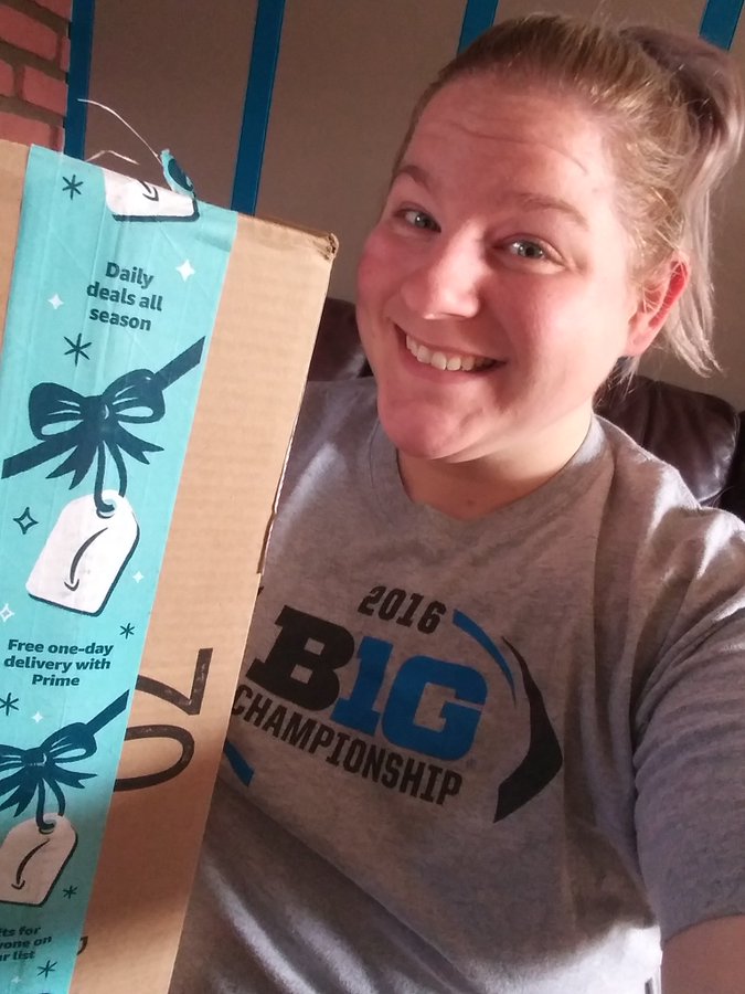 Mandy_Mac_'s tweet photo. Merry Christmas to me! A gift from a follower came! Want to see what it is!? https://t.co/r89Zwjpi0B