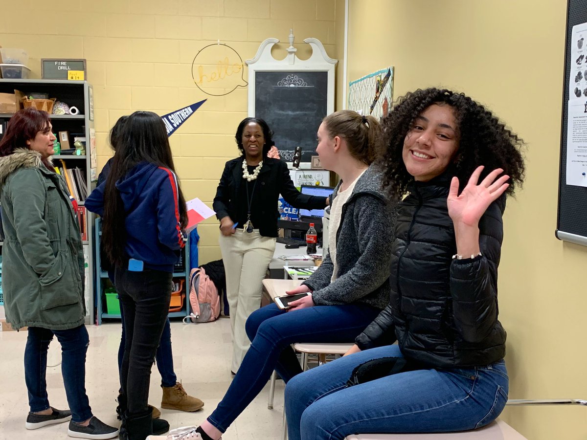 RockdaleSchools's tweet photo. Packed house @RCA_Career Open House tonight! Kudos RCA staff & THANK YOU to all the families that came out to meet instructors/students & learn about the wonderful career pathways & opportunities offered! #RCPSWorldClass #RCArocks #engagedparents #CTAEworks https://t.co/sgLpuWA42M